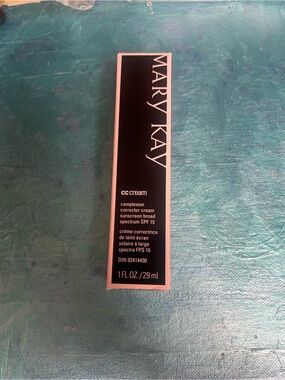 Mary Kay CC Cream Box - Black with Pink Trim